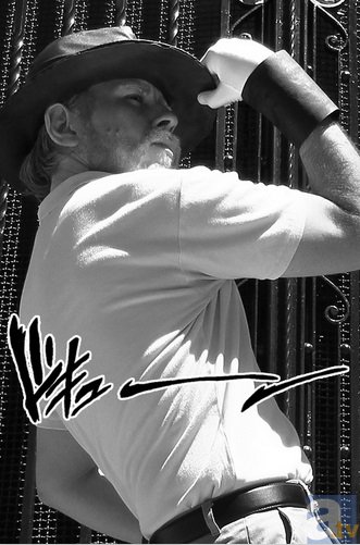 华体(中国)|打造《1984》的Lee老爷子,退休了(图1) 华体(中国)